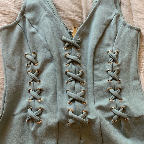 Mint green form fitting mini dress - Picture 3 of 6